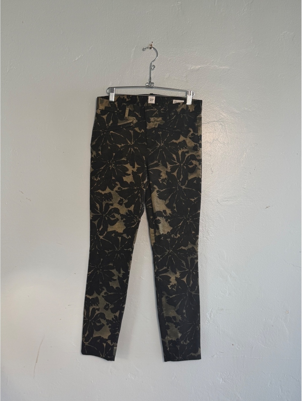 Gap Women's Slim Fit Floral Print Pants Size 8